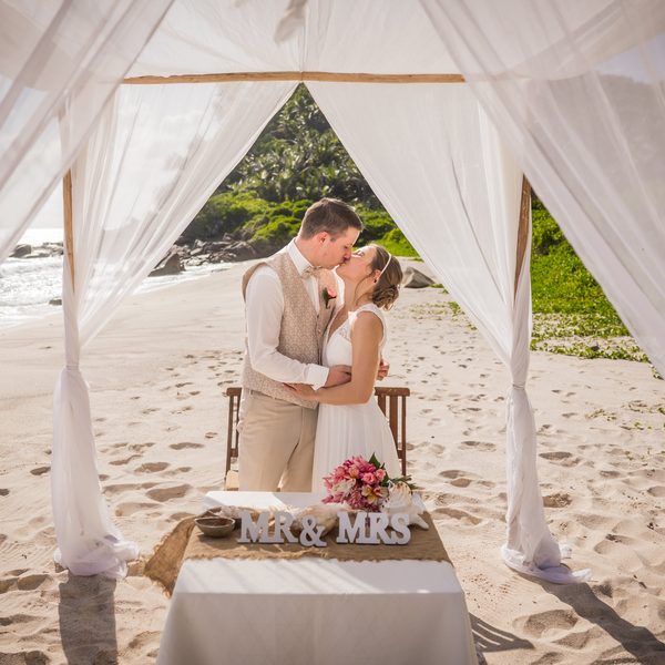 Hochzeitspaket Silhouette auf den Seychellen